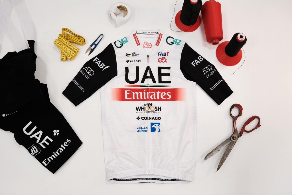 maillot-uae-emirates-2023